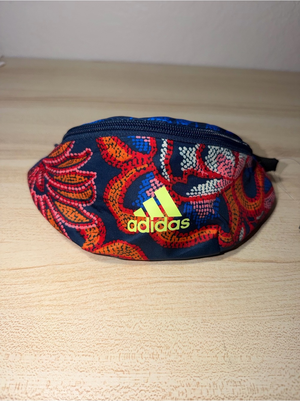 Adidas x The Farm Company Small Waist Bag NWT / Cangurera Adidas Original